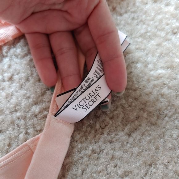 VICTORIA'S SECRET BRALETTE - Picture 4 of 4